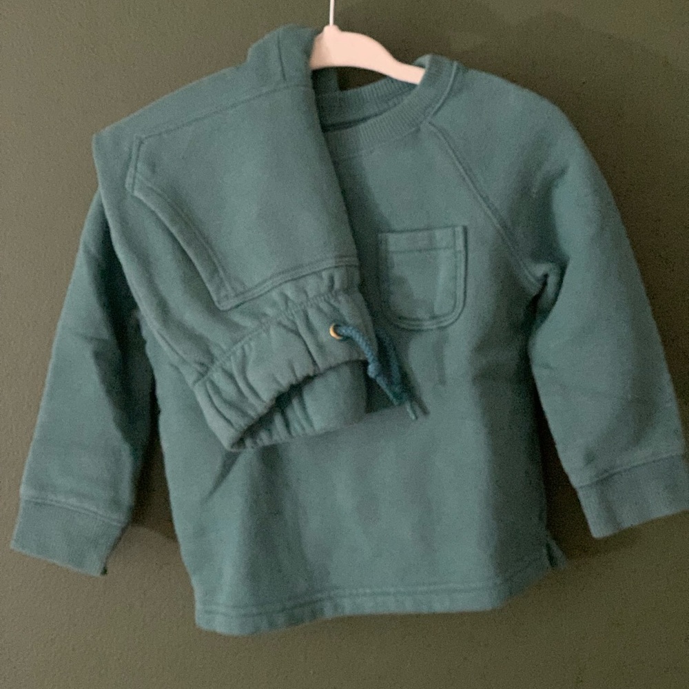 Cat & Jack Sweatshirt & sweatpants